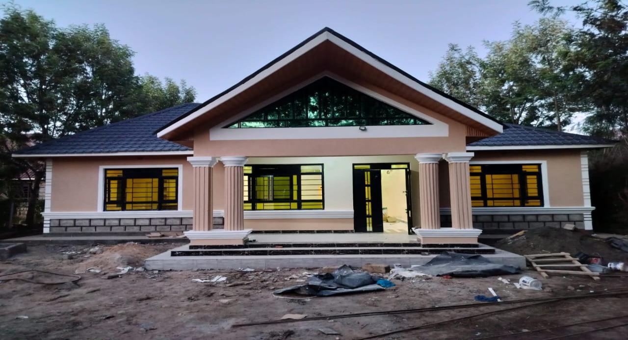 Modern residential construction by Designs Bid Builders